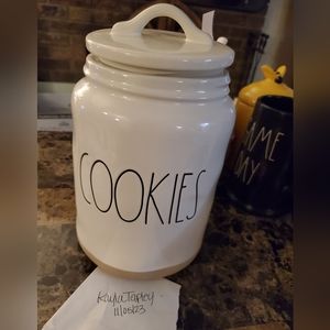 Rae dunn cookie jar